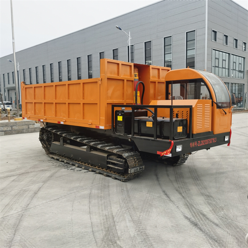 شاحنة قلابة مجنزرة سعة 15 طنًا