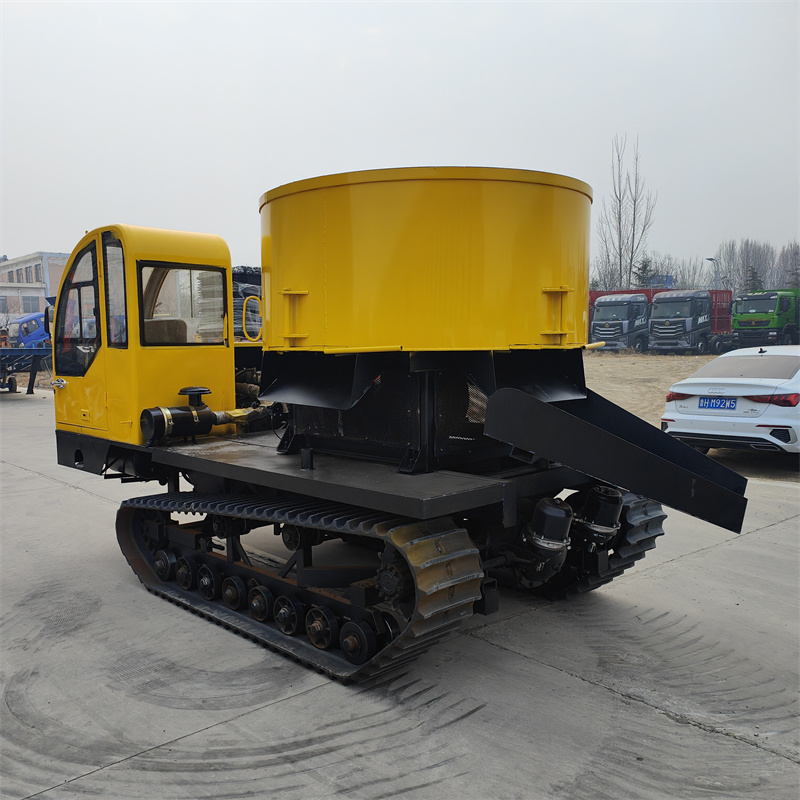 خلاطة خرسانة مجنزرة سعة 3 أمتار مكعبة