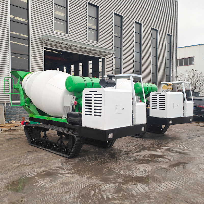 خلاطة خرسانة مجنزرة سعة 1 متر مكعب