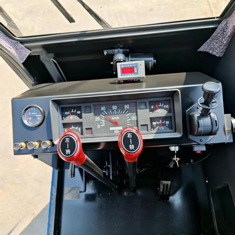 Crawler dumper with Discharge Port