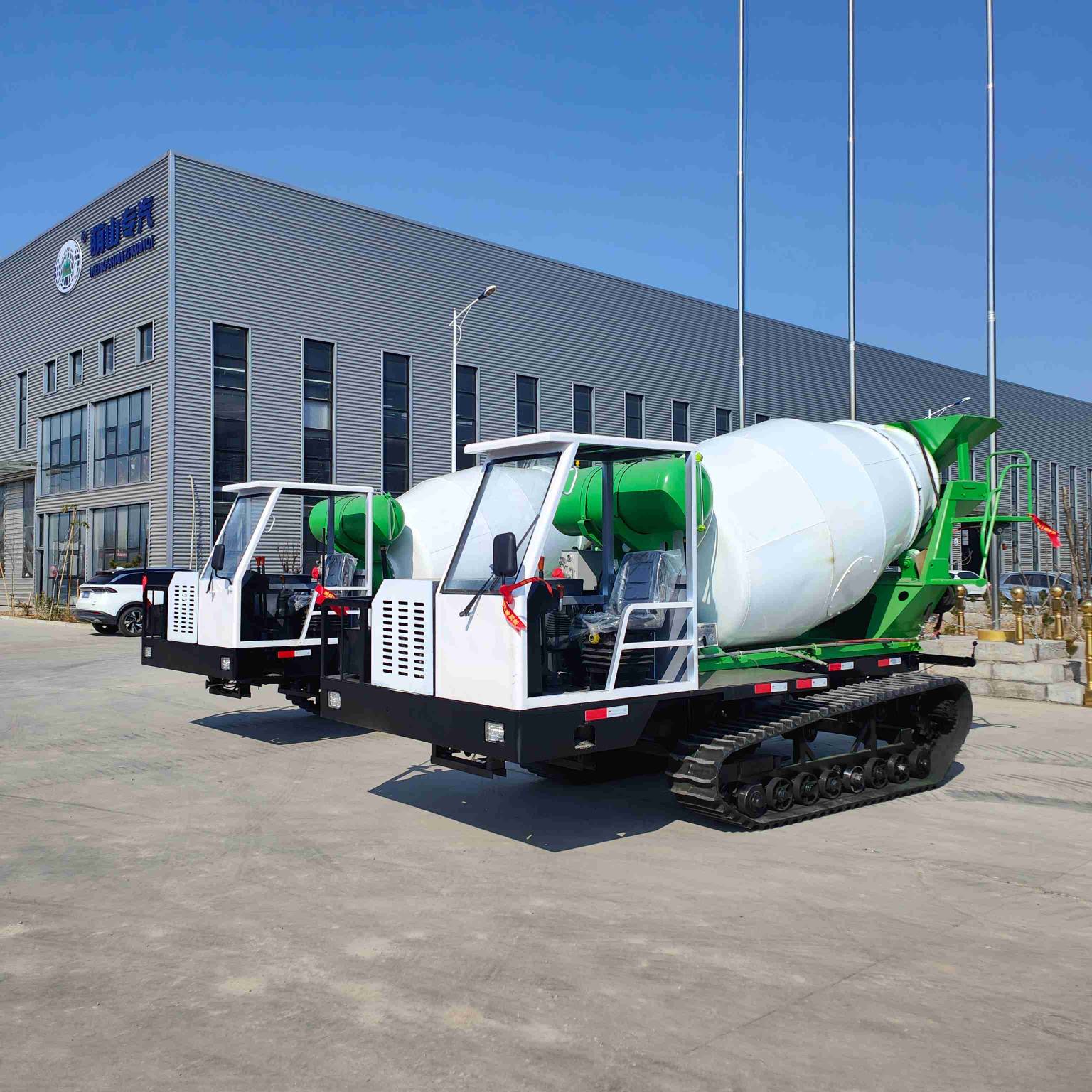 Бетоносмеситель на гусеничном ходу объемом 4 кубических метра