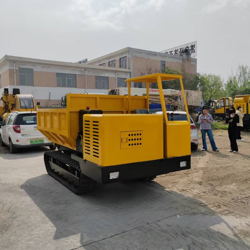 شاحنة قلابة صغيرة بوزن 4 أطنان