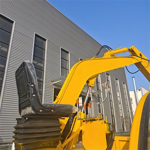 Excavadora sobre camión de 15 toneladas