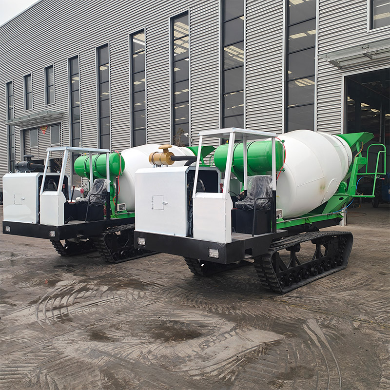 خلاطة خرسانة مجنزرة سعة 1 متر مكعب