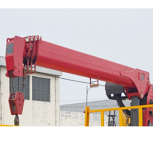 رافعة مثبتة على شاحنة سعة 12 طنًا