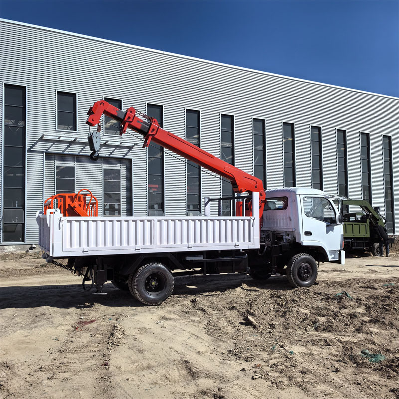 رافعة مثبتة على شاحنة سعة 5 أطنان