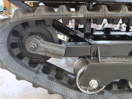 شاحنة قلابة مجنزرة سعة 2 طن