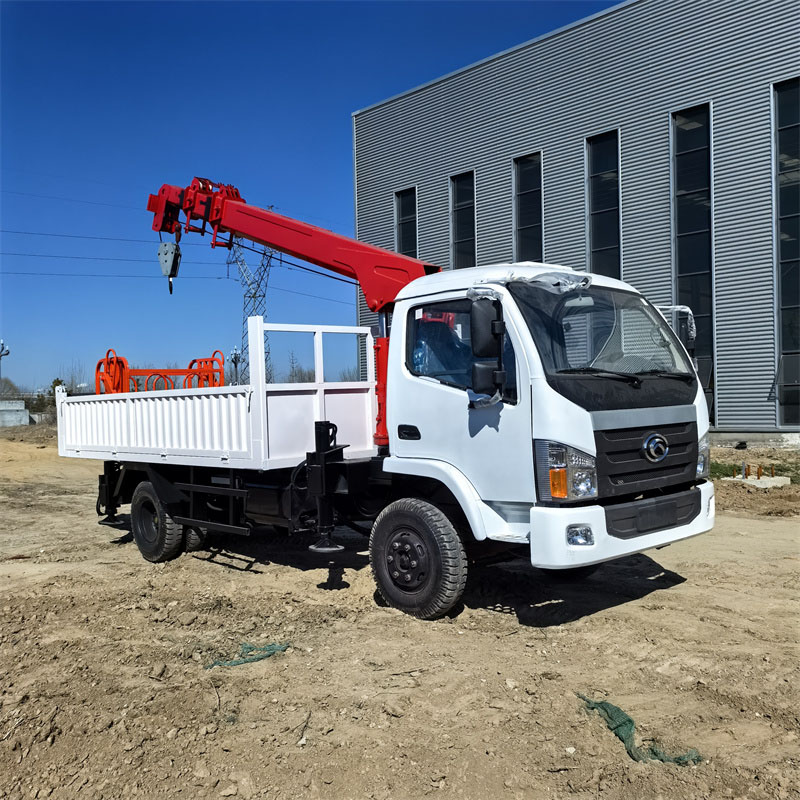 رافعة مثبتة على شاحنة سعة 5 أطنان