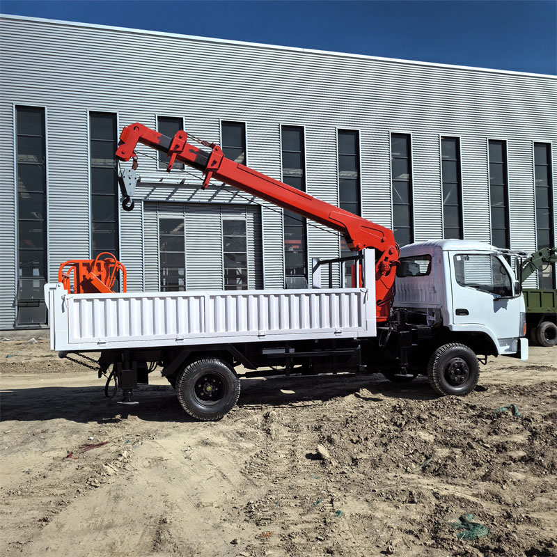 رافعة مثبتة على شاحنة سعة 5 أطنان