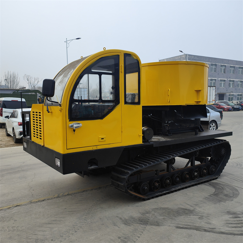 خلاطة خرسانة مجنزرة سعة 3 أمتار مكعبة