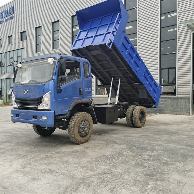 25-Ton Dump Truck