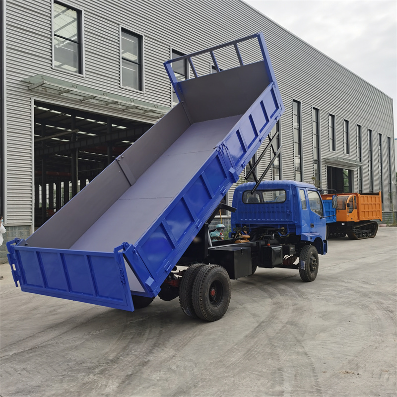 شاحنة قلابة سعة 15 طنًا