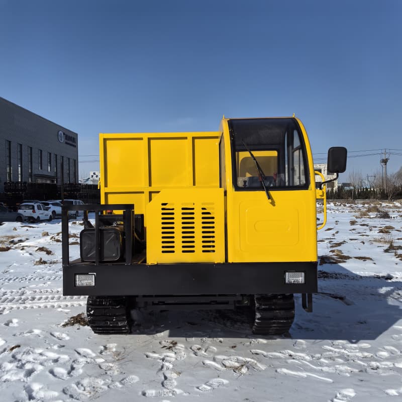 Camion benne à chenilles de 10 tonnes testé sur la neige